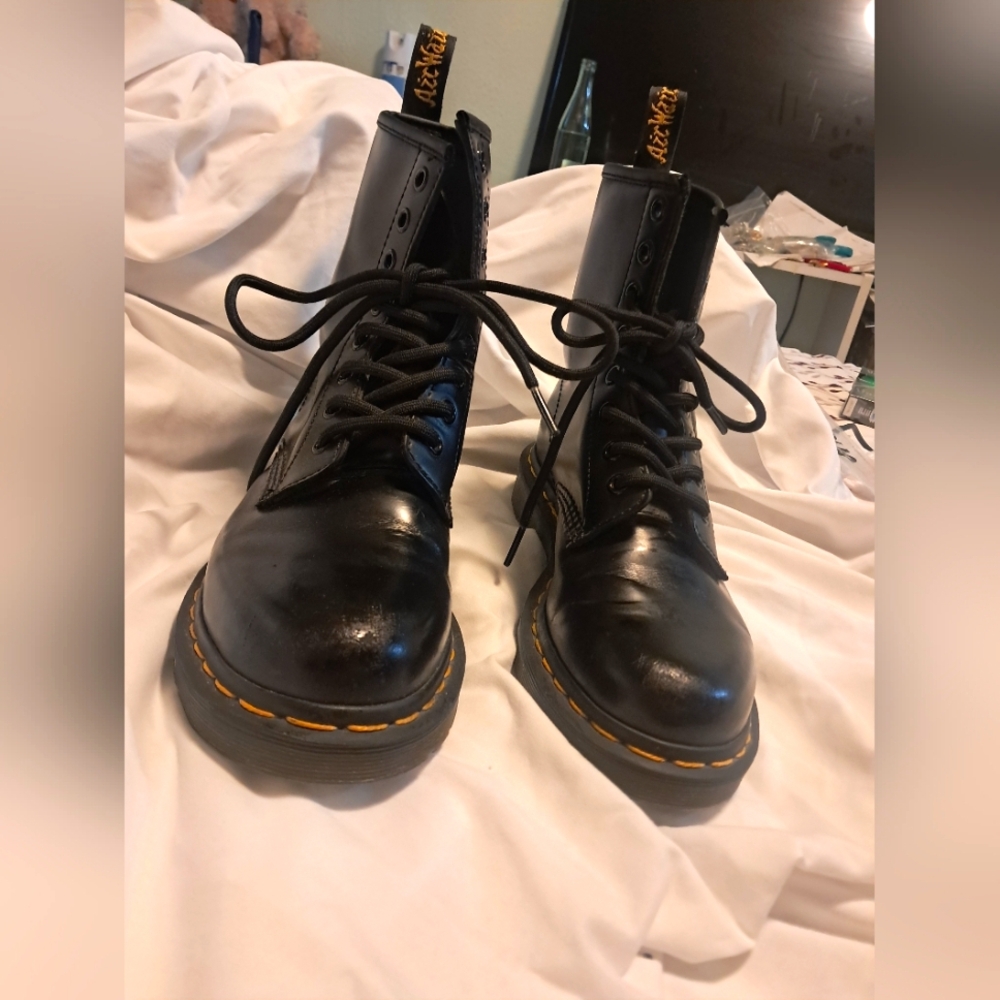 ICONIC Doc Martins Women Size 7 Black Boots